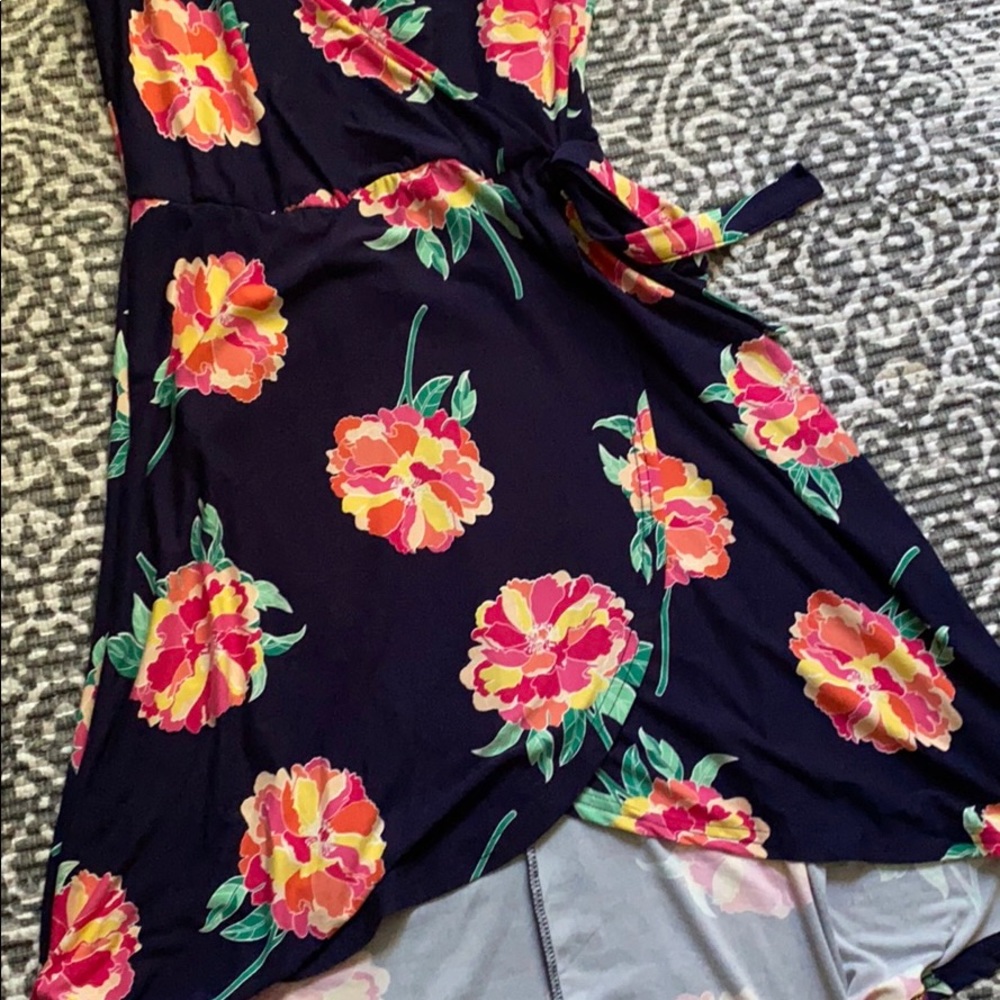 Dress - Picture 2 of 4